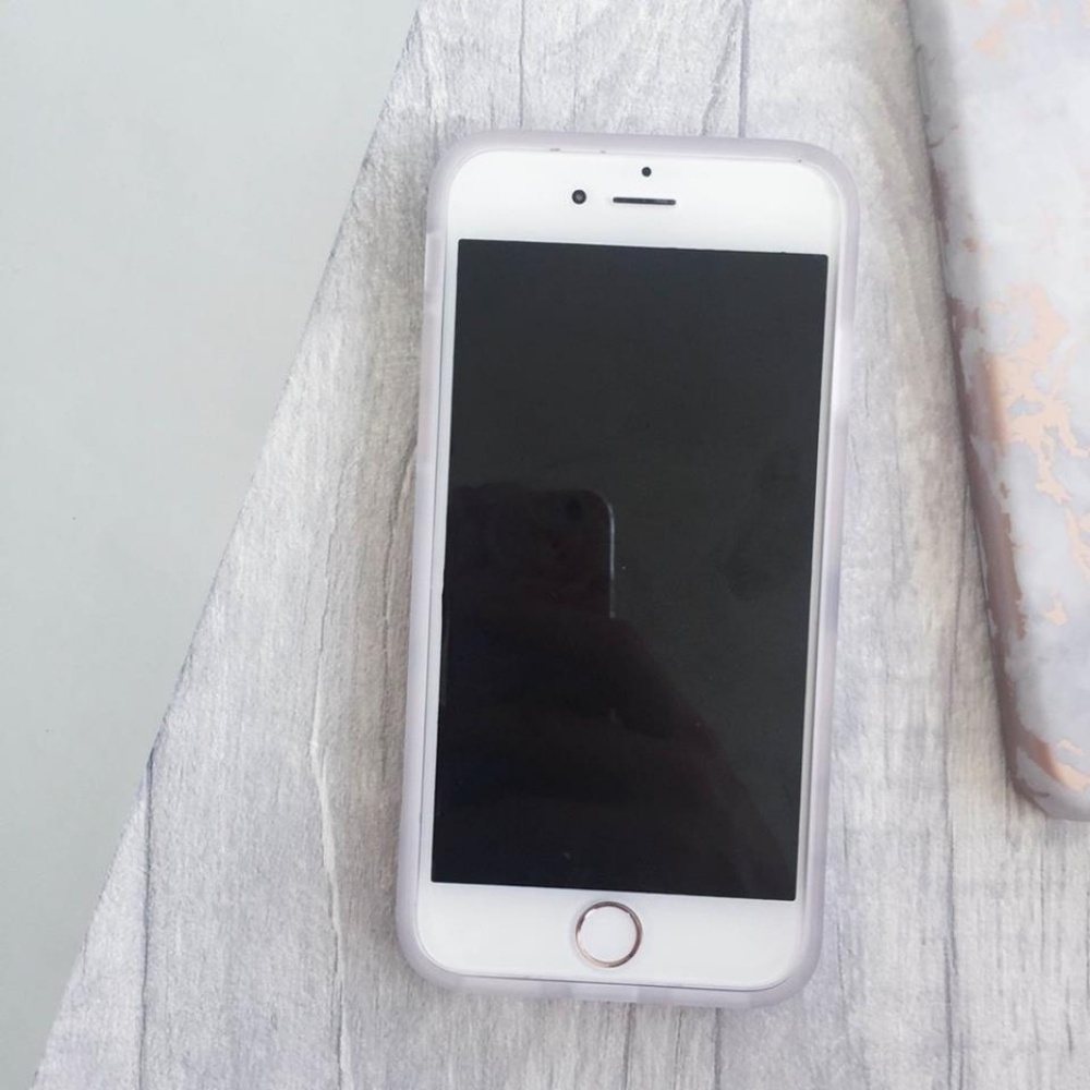 iPhone Marble Case - Picture 2 of 3